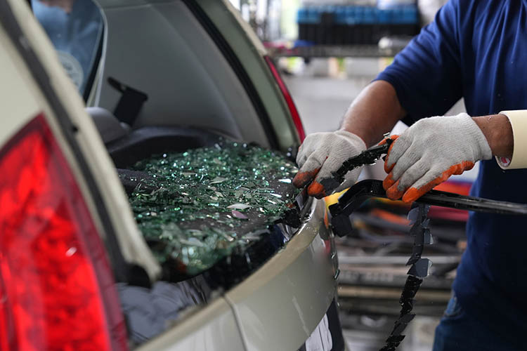 Auto glass repair cost